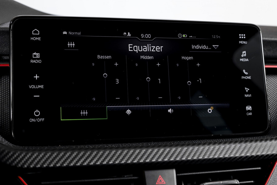 Škoda Kamiq 1.5 TSI 150 PK Monte Carlo - Automaat | Pano | Dig. Cockpit | Cruise | Stoelverw. | Camera | PDC | NAV + App. Connect | ECC |  LM 18" | 8397