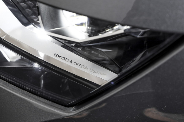 Škoda Kamiq 1.5 TSI 150 PK Monte Carlo - Automaat | Pano | Dig. Cockpit | Cruise | Stoelverw. | Camera | PDC | NAV + App. Connect | ECC |  LM 18" | 8397