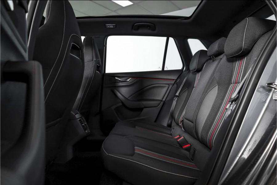 Škoda Kamiq 1.5 TSI 150 PK Monte Carlo - Automaat | Pano | Dig. Cockpit | Cruise | Stoelverw. | Camera | PDC | NAV + App. Connect | ECC |  LM 18" | 8397