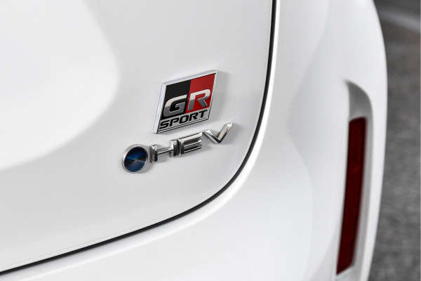 Toyota Yaris Cross 1.5 Hybrid 130 GR Sport | Dig.Cockpit | Adapt.Cruise | Head-up | Stoel+Stuurverw. | 360 Camera | PDC + NAV + App.Connect (Draadloos) | ECC | LM 18" | 9816