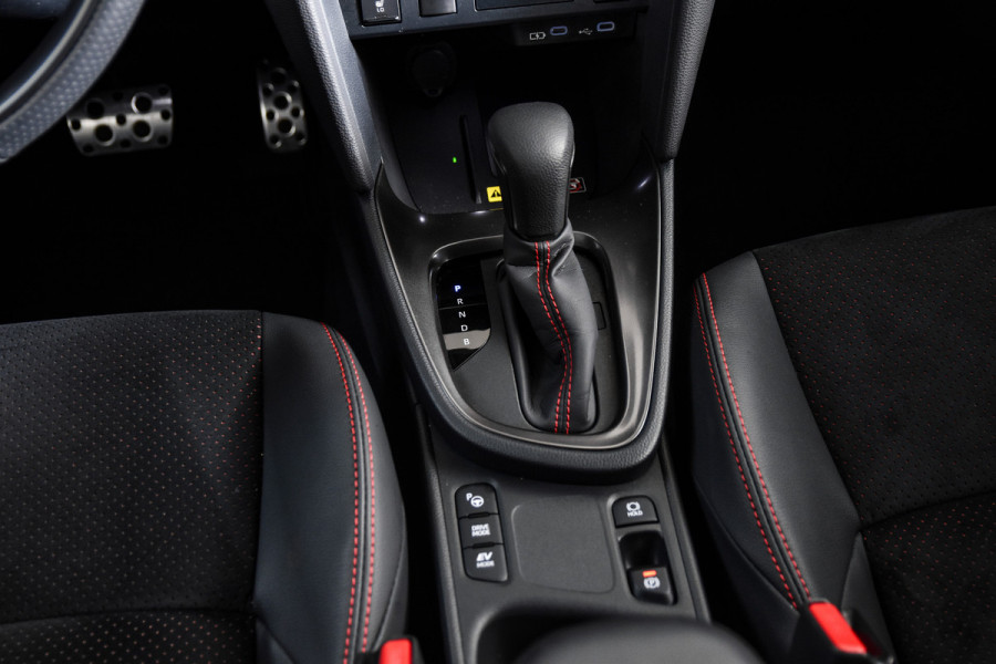 Toyota Yaris Cross 1.5 Hybrid 130 GR Sport | Dig.Cockpit | Adapt.Cruise | Head-up | Stoel+Stuurverw. | 360 Camera | PDC + NAV + App.Connect (Draadloos) | ECC | LM 18" | 9816