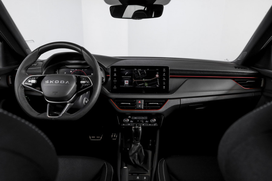 Škoda Kamiq 1.5 TSI 150 PK Monte Carlo - Automaat | Pano | Elek. Trekhaak | Dig. Cockpit | Cruise | Stoelverw. | Camera | PDC | NAV + App. Connect | ECC |  LM 18" | 0971