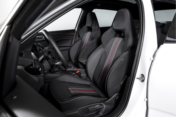 Škoda Kamiq 1.5 TSI 150 PK Monte Carlo - Automaat | Pano | Elek. Trekhaak | Dig. Cockpit | Cruise | Stoelverw. | Camera | PDC | NAV + App. Connect | ECC |  LM 18" | 0971