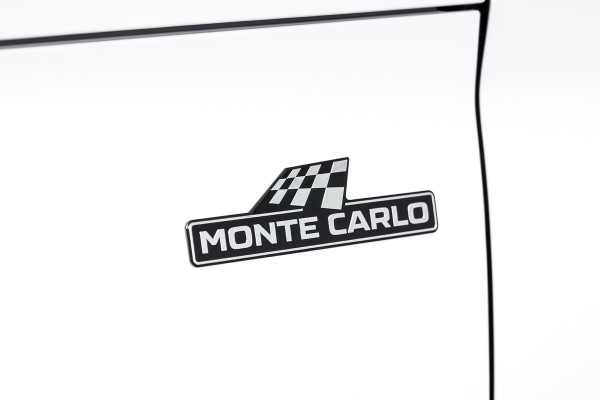 Škoda Kamiq 1.5 TSI 150 PK Monte Carlo - Automaat | Pano | Elek. Trekhaak | Dig. Cockpit | Cruise | Stoelverw. | Camera | PDC | NAV + App. Connect | ECC |  LM 18" | 0971