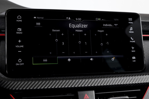 Škoda Kamiq 1.5 TSI 150 PK Monte Carlo - Automaat | Pano | Elek. Trekhaak | Dig. Cockpit | Cruise | Stoelverw. | Camera | PDC | NAV + App. Connect | ECC |  LM 18" | 0971