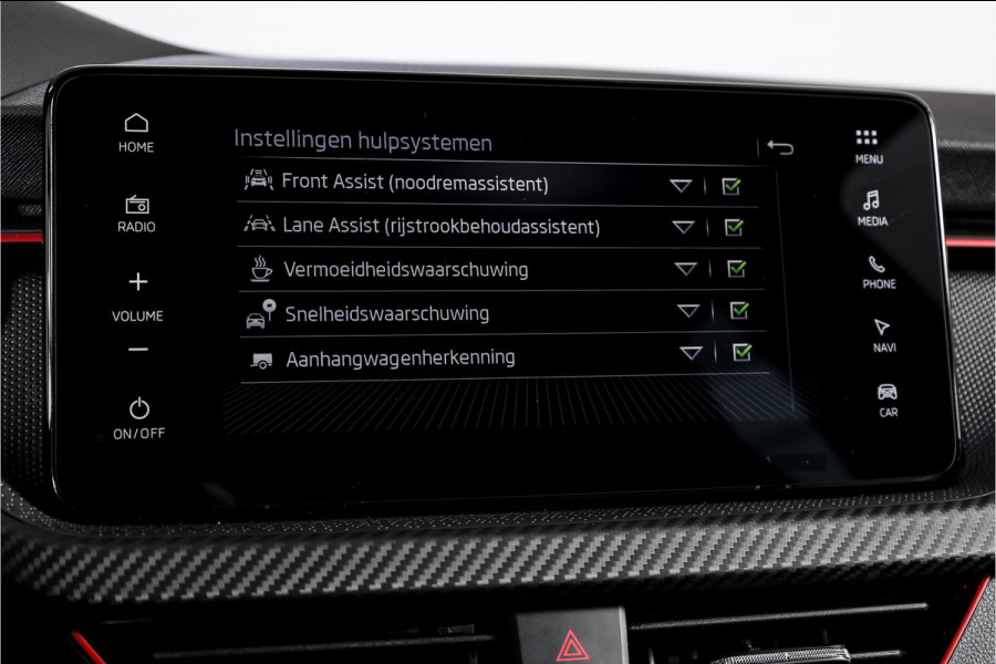 Škoda Kamiq 1.5 TSI 150 PK Monte Carlo - Automaat | Pano | Elek. Trekhaak | Dig. Cockpit | Cruise | Stoelverw. | Camera | PDC | NAV + App. Connect | ECC |  LM 18" | 0971