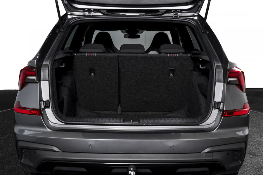 Škoda Kamiq 1.5 TSI 150 PK Monte Carlo - Automaat | Pano | Elek. Trekhaak | Dig. Cockpit | Cruise | Stoelverw. | Camera | PDC | NAV + App. Connect | ECC |  LM 18" | 7442