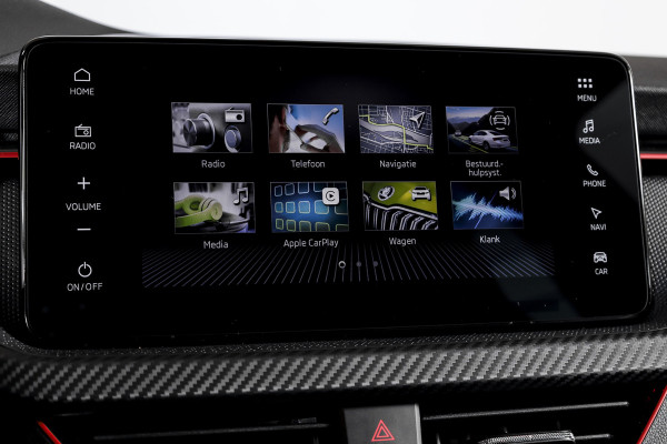 Škoda Kamiq 1.5 TSI 150 PK Monte Carlo - Automaat | Pano | Elek. Trekhaak | Dig. Cockpit | Cruise | Stoelverw. | Camera | PDC | NAV + App. Connect | ECC |  LM 18" | 7442