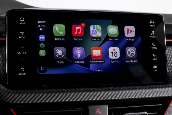 Škoda Kamiq 1.5 TSI 150 PK Monte Carlo - Automaat | Pano | Elek. Trekhaak | Dig. Cockpit | Cruise | Stoelverw. | Camera | PDC | NAV + App. Connect | ECC |  LM 18" | 7442