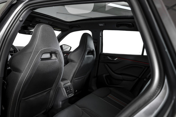 Škoda Kamiq 1.5 TSI 150 PK Monte Carlo - Automaat | Pano | Elek. Trekhaak | Dig. Cockpit | Cruise | Stoelverw. | Camera | PDC | NAV + App. Connect | ECC |  LM 18" | 7442