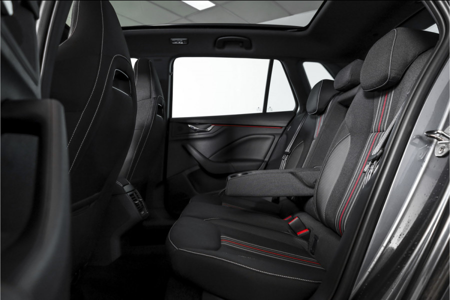 Škoda Kamiq 1.5 TSI 150 PK Monte Carlo - Automaat | Pano | Elek. Trekhaak | Dig. Cockpit | Cruise | Stoelverw. | Camera | PDC | NAV + App. Connect | ECC |  LM 18" | 7442