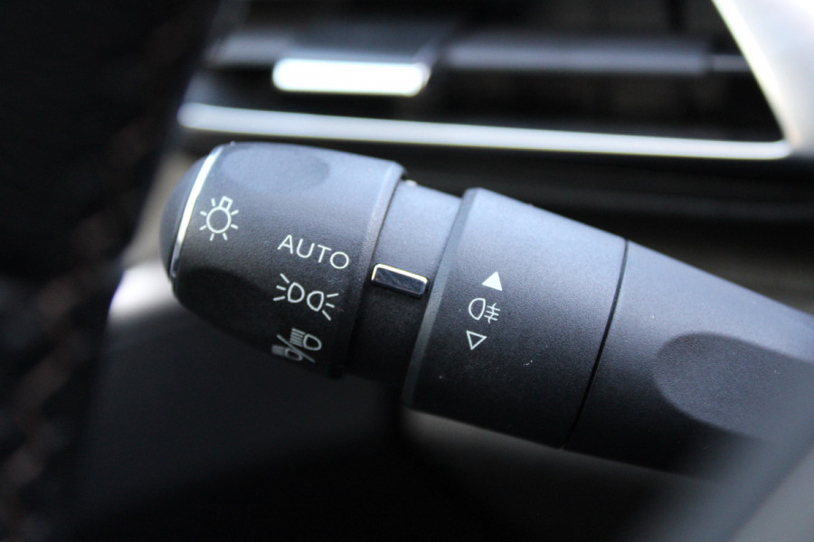 Peugeot 3008 1.2 PureTech GT Trekhaak | Navigatie | Adaptieve cruise