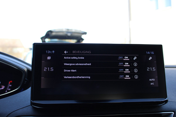 Peugeot 3008 1.2 PureTech GT Trekhaak | Navigatie | Adaptieve cruise