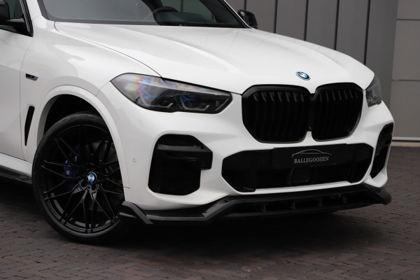 BMW X5 xDrive45e M | 394PK | Luchtvering | Head-up | Massage | M-Stoelen | Sfeerverlichting | Keyless-go | Stoelkoeling | Trekhaak | 20