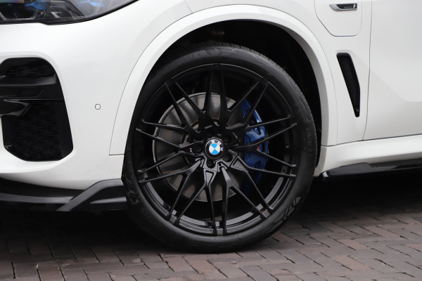 BMW X5 xDrive45e M | 394PK | Luchtvering | Head-up | Massage | M-Stoelen | Sfeerverlichting | Keyless-go | Stoelkoeling | Trekhaak | 20