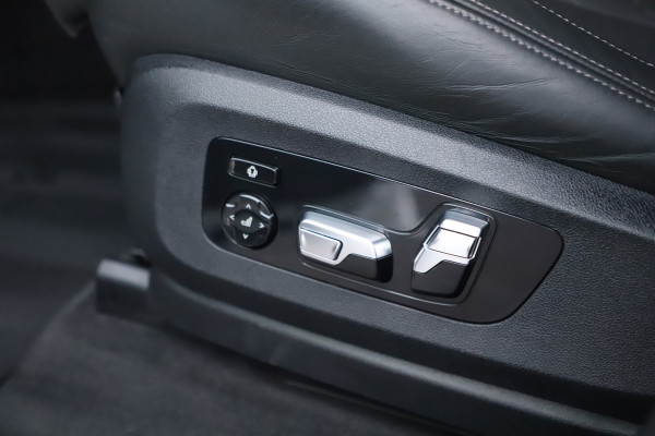 BMW X5 xDrive45e M | 394PK | Luchtvering | Head-up | Massage | M-Stoelen | Sfeerverlichting | Keyless-go | Stoelkoeling | Trekhaak | 20