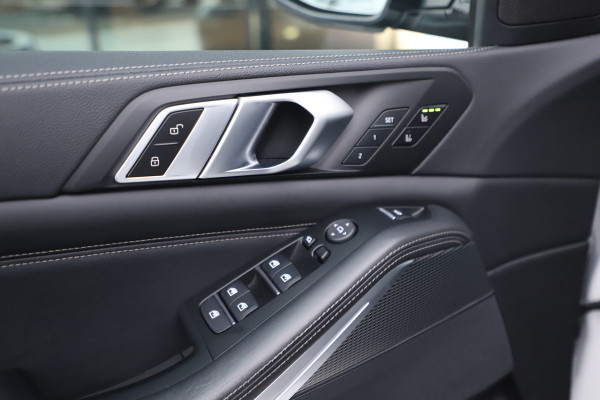 BMW X5 xDrive45e M | 394PK | Luchtvering | Head-up | Massage | M-Stoelen | Sfeerverlichting | Keyless-go | Stoelkoeling | Trekhaak | 20