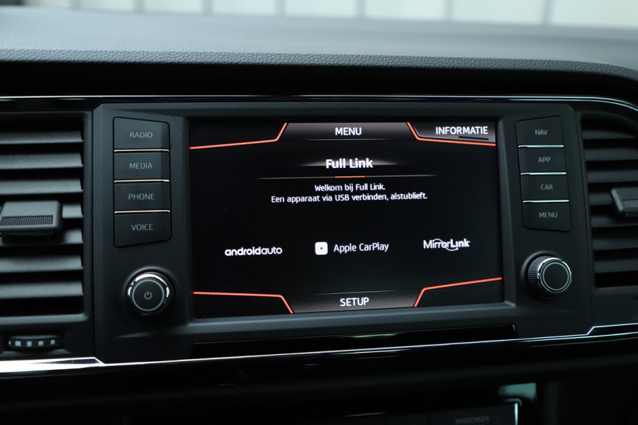 Seat Ateca 1.4 EcoTSI FR Business Intense | DSG7 | 150PK | Keyless-go | Beats audio | Stoelverwarming | Trekhaak | Carplay | Camera | 2018.