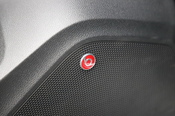 Seat Ateca 1.4 EcoTSI FR Business Intense | DSG7 | 150PK | Keyless-go | Beats audio | Stoelverwarming | Trekhaak | Carplay | Camera | 2018.