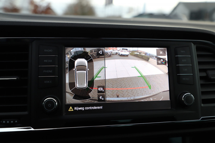 Seat Ateca 1.4 EcoTSI FR Business Intense | DSG7 | 150PK | Keyless-go | Beats audio | Stoelverwarming | Trekhaak | Carplay | Camera | 2018.