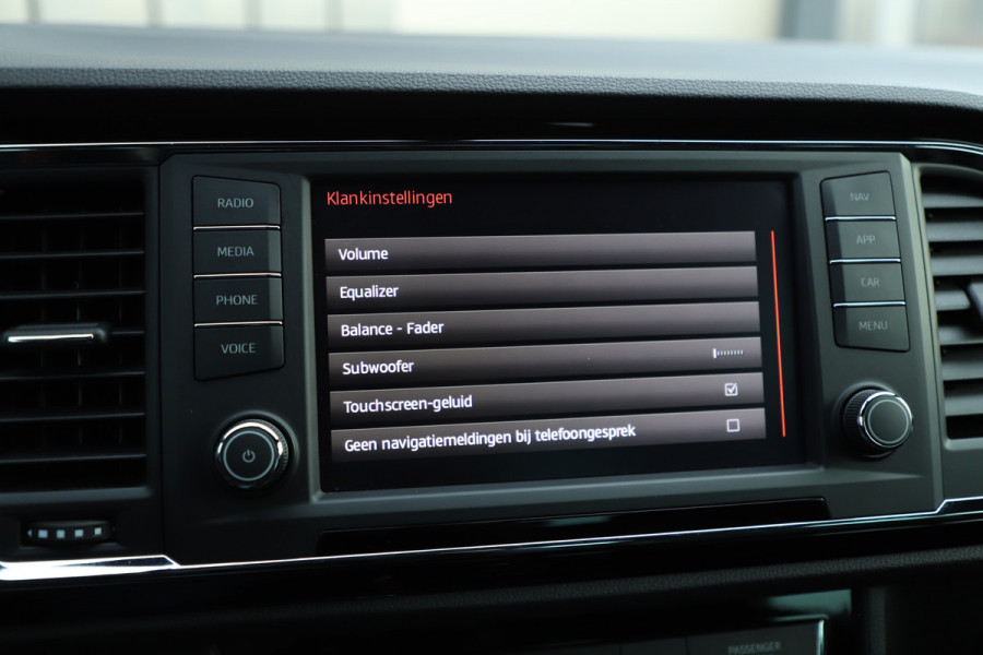 Seat Ateca 1.4 EcoTSI FR Business Intense | DSG7 | 150PK | Keyless-go | Beats audio | Stoelverwarming | Trekhaak | Carplay | Camera | 2018.