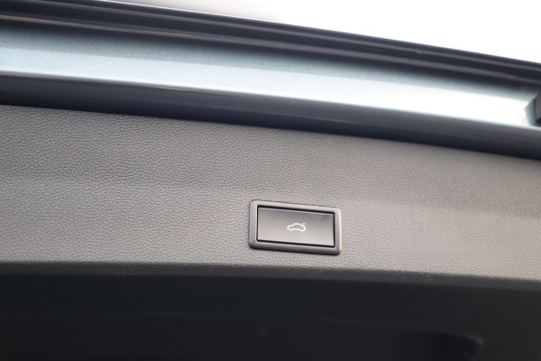 Seat Ateca 1.4 EcoTSI FR Business Intense | DSG7 | 150PK | Keyless-go | Beats audio | Stoelverwarming | Trekhaak | Carplay | Camera | 2018.