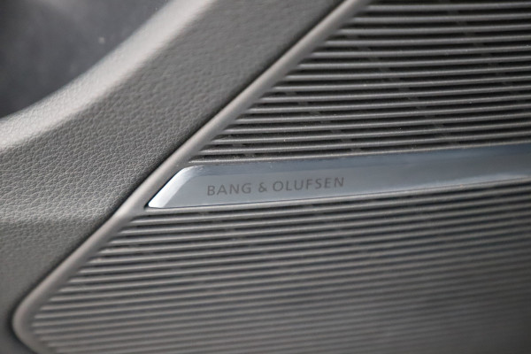 Audi Q8 55 TFSI quattro Pro Line S | 340PK | Luchtvering | Achterasbesturing | Head-up | Memory | B&O | Sfeerverlichting | Keyless-go |