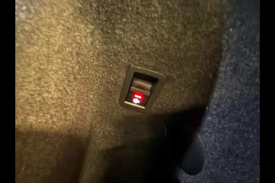 Audi Q3 Sportback 45 TFSI e 3xS-LINE 20'' BLACKLINE PANO/DAB/CARPLAY/CAM/V-COCKPIT///