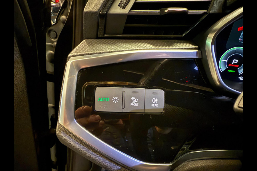 Audi Q3 Sportback 45 TFSI e 3xS-LINE 20'' BLACKLINE PANO/DAB/CARPLAY/CAM/V-COCKPIT///