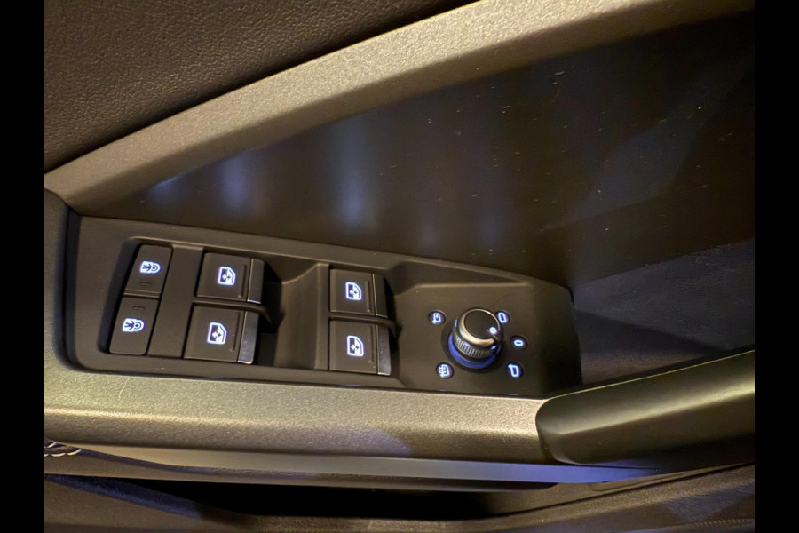 Audi Q3 Sportback 45 TFSI e 3xS-LINE 20'' BLACKLINE PANO/DAB/CARPLAY/CAM/V-COCKPIT///