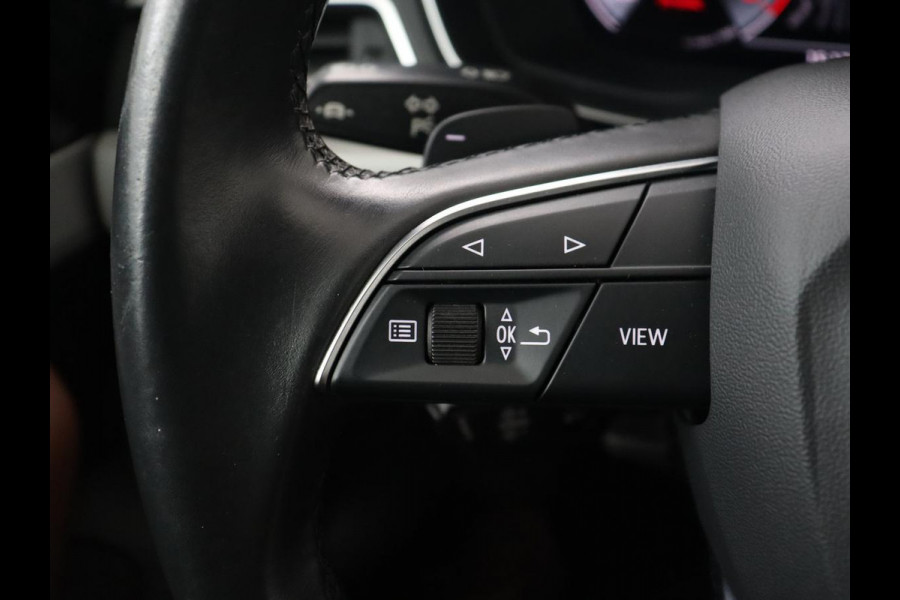 Audi A4 35 TFSI Business Edition | Leder | Stoelverwarming | Adaptive cruise | Virtual Cockpit | Sportstoelen | Carplay | Full LED | Navigatie | Parkeerhulp | Climate control | DAB | Bluetooth