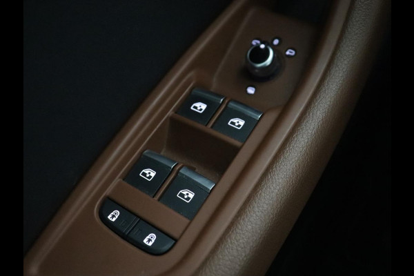 Audi A4 35 TFSI Business Edition | Leder | Stoelverwarming | Adaptive cruise | Virtual Cockpit | Sportstoelen | Carplay | Full LED | Navigatie | Parkeerhulp | Climate control | DAB | Bluetooth