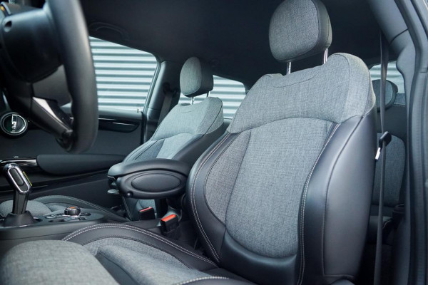 MINI Mini Electric Essential 33 kWh / Sportstoel / Camera / Navi / Stoelverwarming / Incl BTW