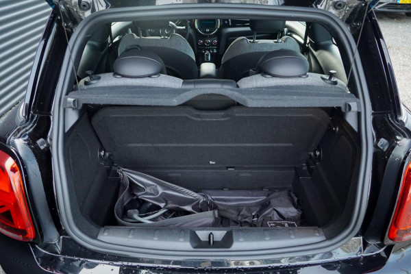 MINI Mini Electric Essential 33 kWh / Sportstoel / Camera / Navi / Stoelverwarming / Incl BTW