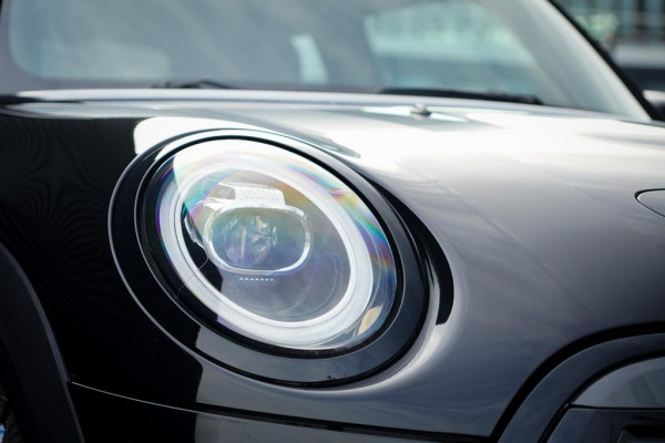 MINI Mini Electric Essential 33 kWh / Sportstoel / Camera / Navi / Stoelverwarming / Incl BTW