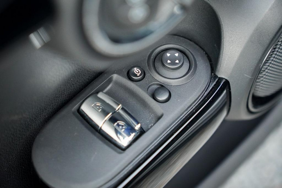 MINI Mini Electric Essential 33 kWh / Sportstoel / Camera / Navi / Stoelverwarming / Incl BTW