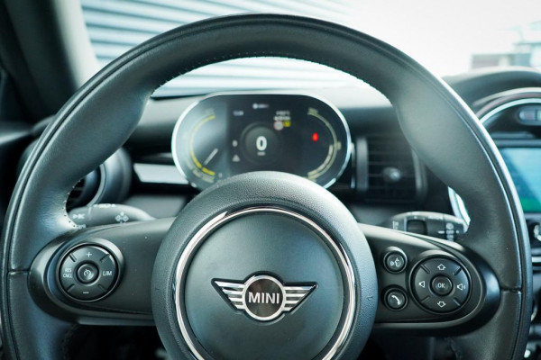 MINI Mini Electric Essential 33 kWh / Sportstoel / Camera / Navi / Stoelverwarming / Incl BTW