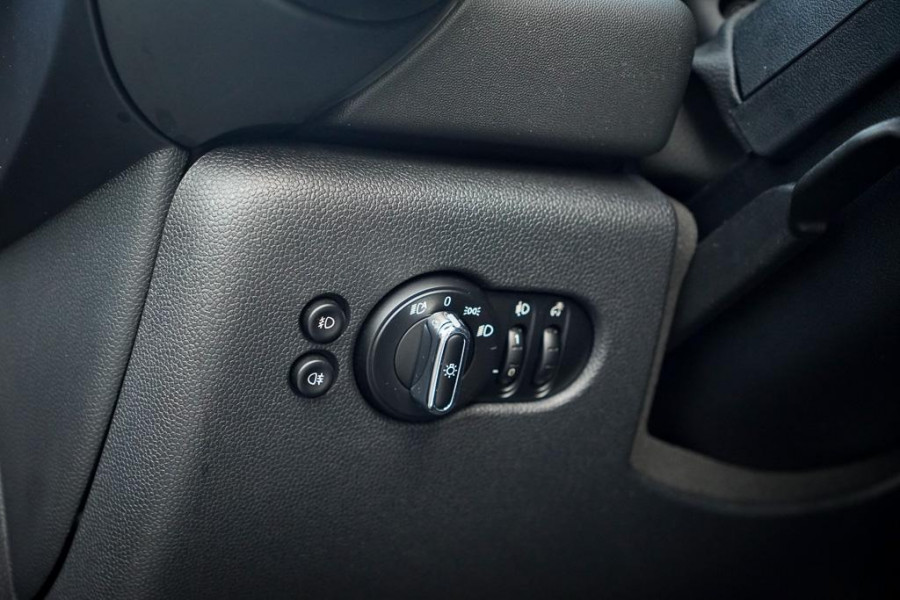 MINI Mini Electric Essential 33 kWh / Sportstoel / Camera / Navi / Stoelverwarming / Incl BTW