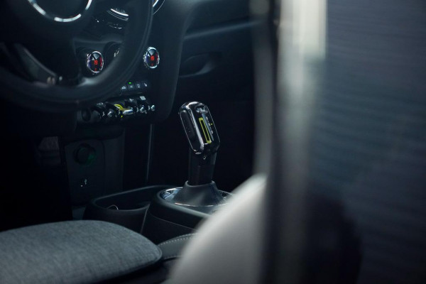 MINI Mini Electric Essential 33 kWh / Sportstoel / Camera / Navi / Stoelverwarming / Incl BTW