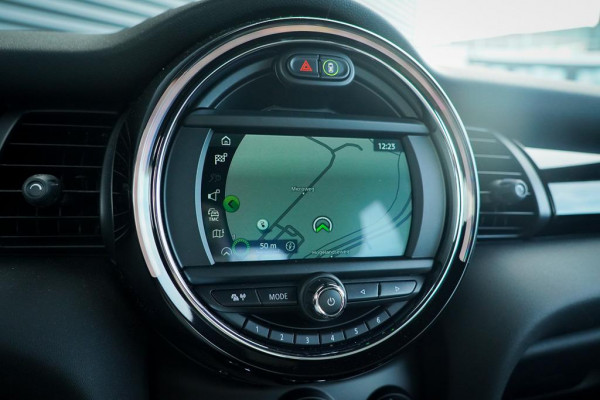 MINI Mini Electric Essential 33 kWh / Sportstoel / Camera / Navi / Stoelverwarming / Incl BTW