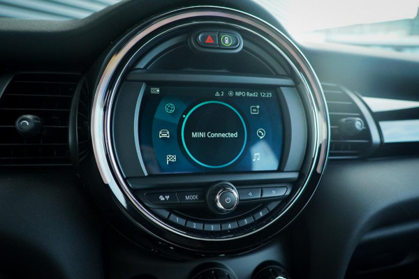 MINI Mini Electric Essential 33 kWh / Sportstoel / Camera / Navi / Stoelverwarming / Incl BTW