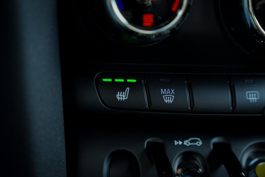 MINI Mini Electric Essential 33 kWh / Sportstoel / Camera / Navi / Stoelverwarming / Incl BTW