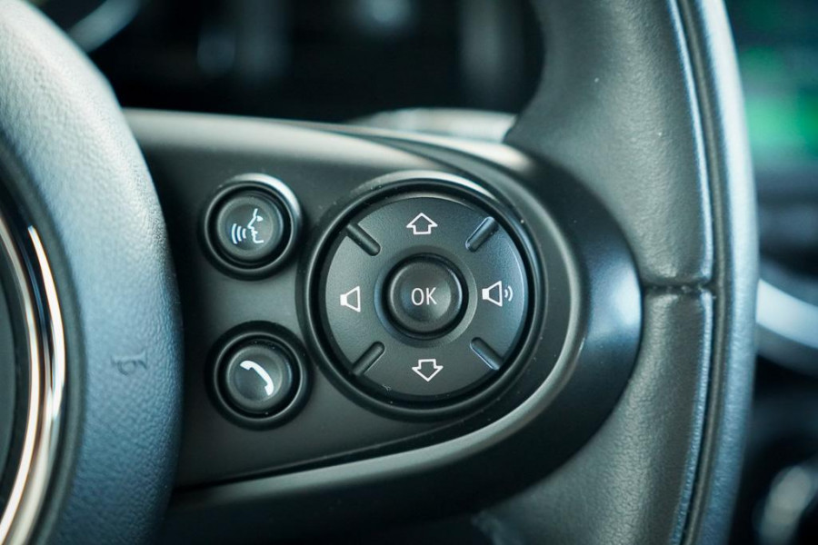 MINI Mini Electric Essential 33 kWh / Sportstoel / Camera / Navi / Stoelverwarming / Incl BTW