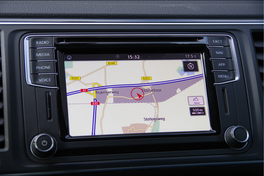 Volkswagen Transporter 2.0 TDI L2 Highline 150PK AUT. LED, ADAPT. CRUISE, TREKHAAK, NAVI, AIRCO, VOORRUIT VERWARMING, PARKEERSENSOREN, NL AUTO, NAP