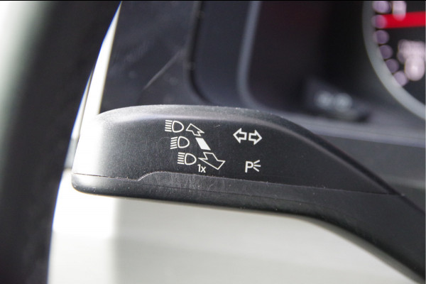 Volkswagen Transporter 2.0 TDI L2 Highline 150PK AUT. LED, ADAPT. CRUISE, TREKHAAK, NAVI, AIRCO, VOORRUIT VERWARMING, PARKEERSENSOREN, NL AUTO, NAP