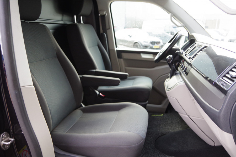 Volkswagen Transporter 2.0 TDI L2 Highline 150PK AUT. LED, ADAPT. CRUISE, TREKHAAK, NAVI, AIRCO, VOORRUIT VERWARMING, PARKEERSENSOREN, NL AUTO, NAP