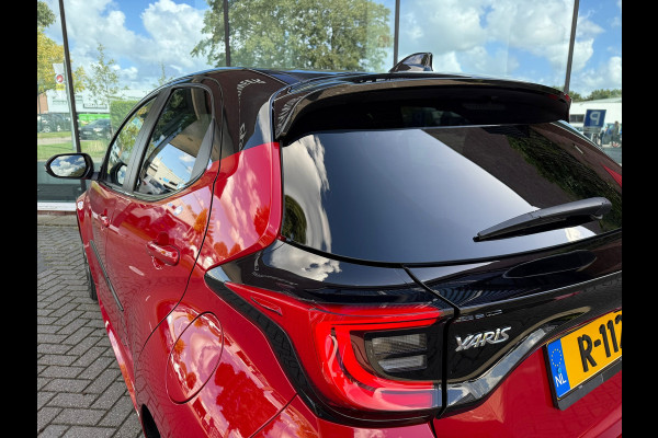 Toyota Yaris 1.5 Hybrid Executive - Automaat - JBL - Climate - Navi - Winterpakket