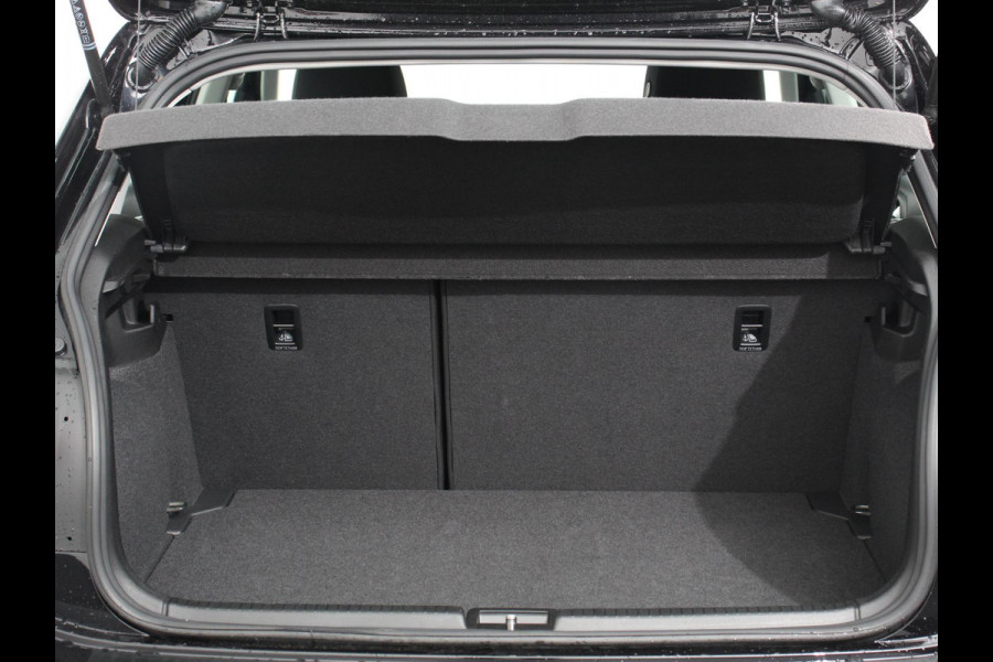 Volkswagen Polo 1.0 TSI DSG Life | Navigatie | Apple Carplay/Android Auto | Climate Control | Digitale Cockpit | Stoelverwarming | Parkeer sensoren | Adaptive Cruise Control | Lichtmetalen Velgen