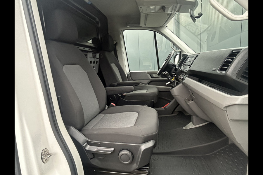 Volkswagen Crafter 35 2.0 TDI 140 PK HIGHLINE / L3H3 / 1e EIG. / TREKHAAK / AIRCO / CRUISE / BLUETOOTH / 6-BAK