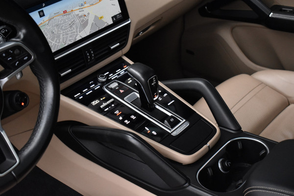 Porsche Cayenne 3.0 E-Hybrid 462pk Sport Chrono | Pano | ACC | Matrix PDLS+ | 360 Camera | Alcantara hemel | Luchtvering | Softclose |